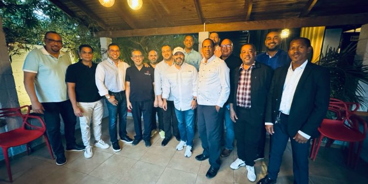 Médicos en Santiago conforman el Frente de Salud en apoyo a proyecto presidencial de David Collado 2028