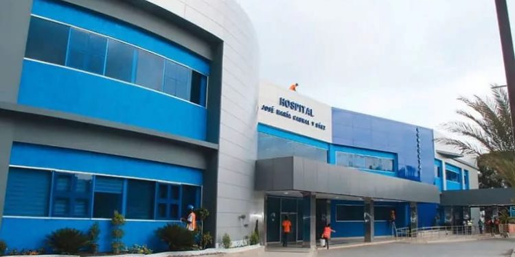 Hospital Cabral y Báez rechaza trato a chofer de ambulancia