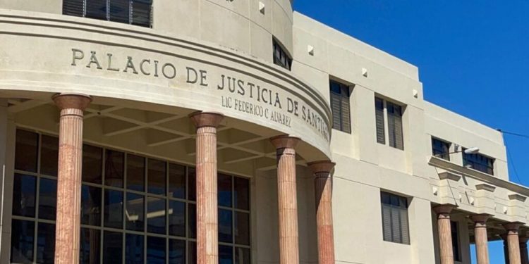 Imponen prisión preventiva contra un pastor de 71 años que abusó sexualmente de niña en Santiago