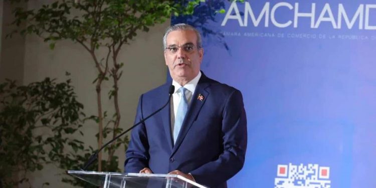 Abinader insta a los dominicanos a superar el pesimismo y creer en el potencial de la economía