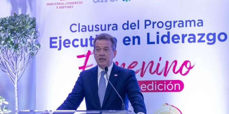 Informe: el empleo femenino creció en 2024