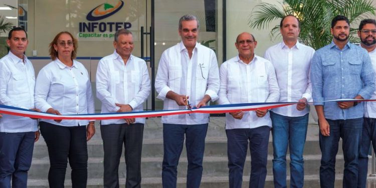 Luis Abinader participó en 135 eventos inaugurales en el 2024