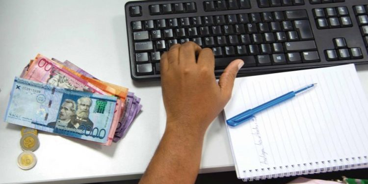 Aumento salarial comienza mañana y cada vez se acerca más al umbral del ISR