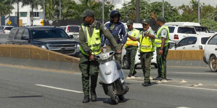 Digesett solo puede retener tu vehículo si no tienes documentos