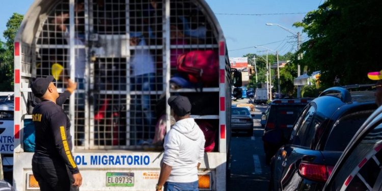Devueltos casi 13 mil haitianos en 15 días desde R. Dominicana