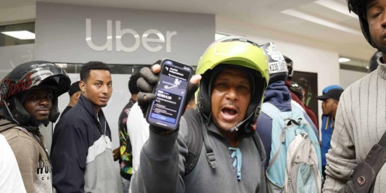 Conductores de Uber exigen cambios con la empresa: estas son sus 12 propuestas