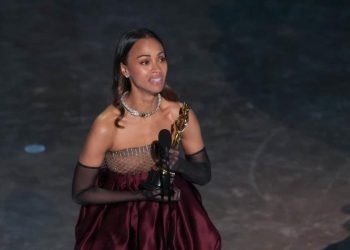 Zoé Saldaña se lleva su primer Óscar resaltando a República Dominicana y el orgullo latino