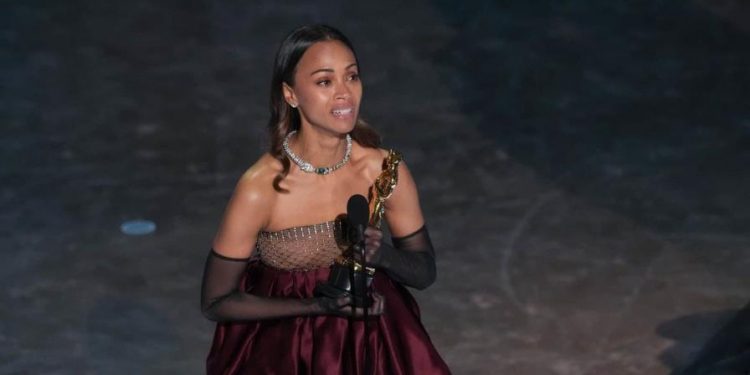 Zoé Saldaña se lleva su primer Óscar resaltando a República Dominicana y el orgullo latino