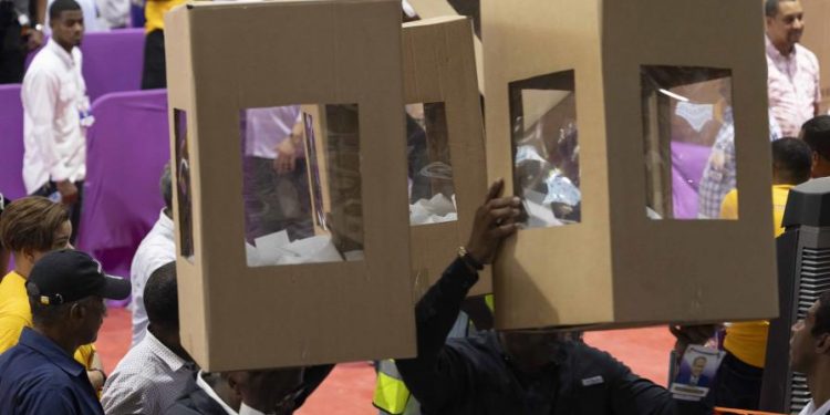 Oposición a prueba: PLD y Fuerza del Pueblo reanudan procesos marcados por el desacuerdo