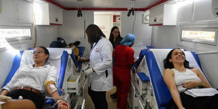 El Hemocentro Nacional colectó el martes 419 unidades de sangre para afectados en tragedia Jet Set