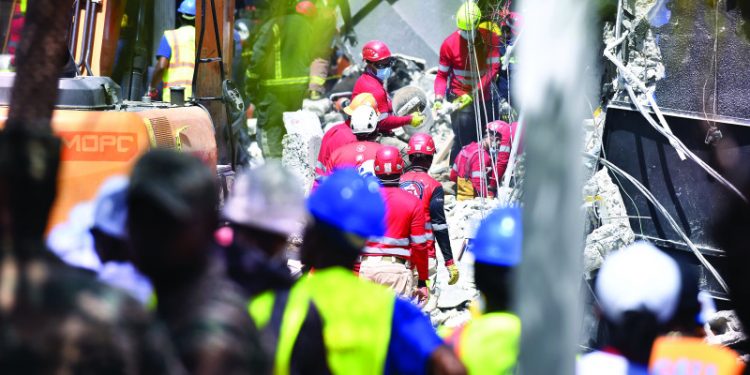 Brigadistas en la catástrofe del Jet Set no esconden su dolor. “A uno le duele”