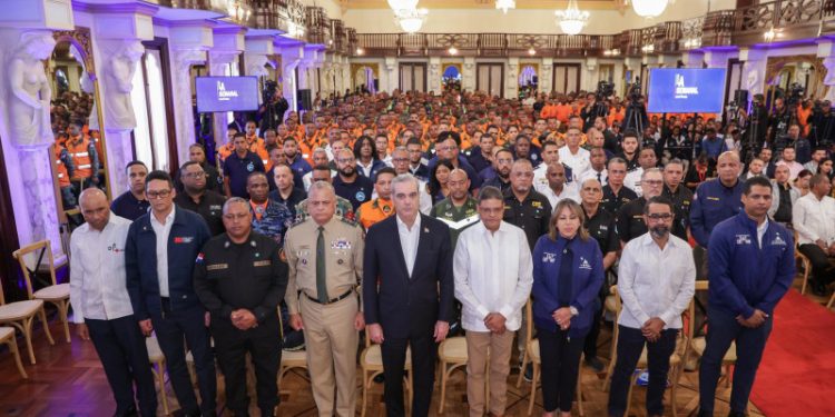 Abinader admite "vacíos legales" para la supervisión de obras del sector privado