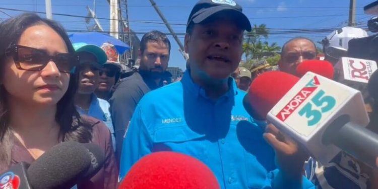 A más de 12 horas del derrumbe en Jet Set, director del COE asegura aún se pueden encontrar sobrevivientes