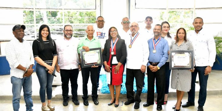 Con diversas actividades celebran día del Periodista en La Vega