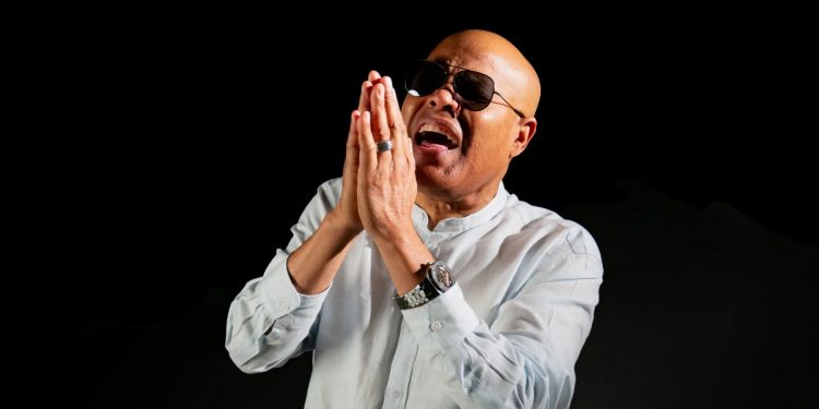 Fue encontrado con vida el merenguero Rubby Pérez tras colapso en el Jet Set