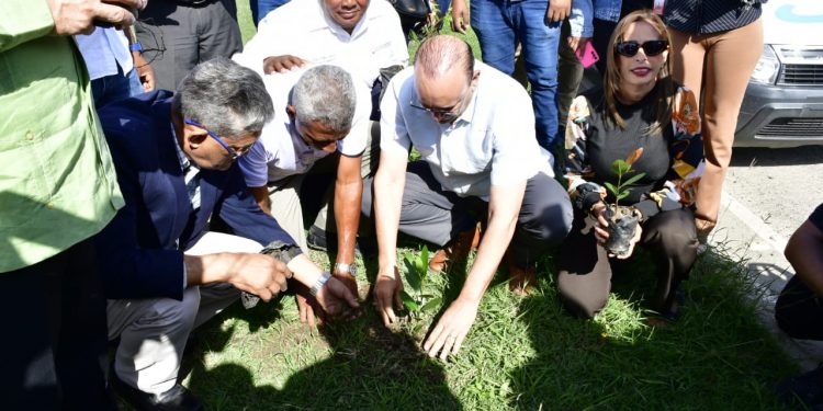 Minerd y Alcaldía de Santiago conmemoran el Día Mundial de la Tierra