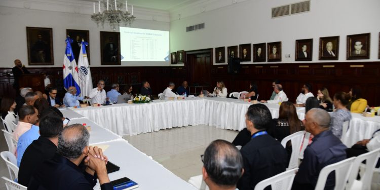 “El Gobierno en las Provincias” continúa en Santiago con enfoque en educación