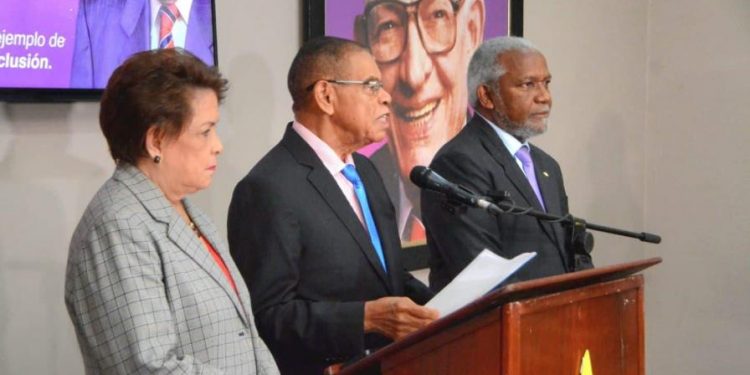 De los presidenciables del PLD, solo Francisco Javier se inscribió dentro del plazo