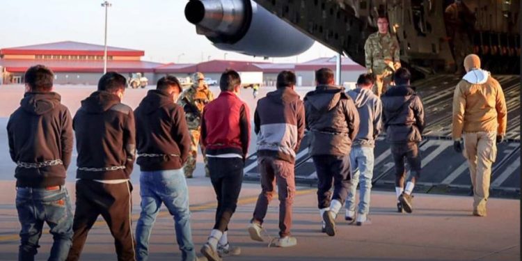 Las deportaciones de Trump encuentran respaldo entre los estadounidenses