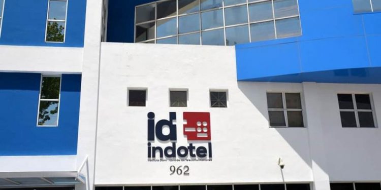El Indotel advierte que sancionará a operadores que incumplan estándares de calidad de internet