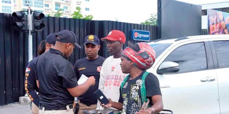 Más de 180,000 haitianos deportados tras inicio del plan, según Migración