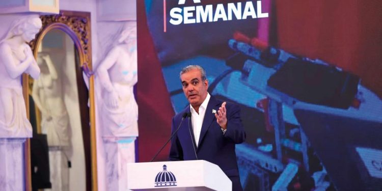 Abinader convoca a los expresidentes para hablar sobre la situación de Haití