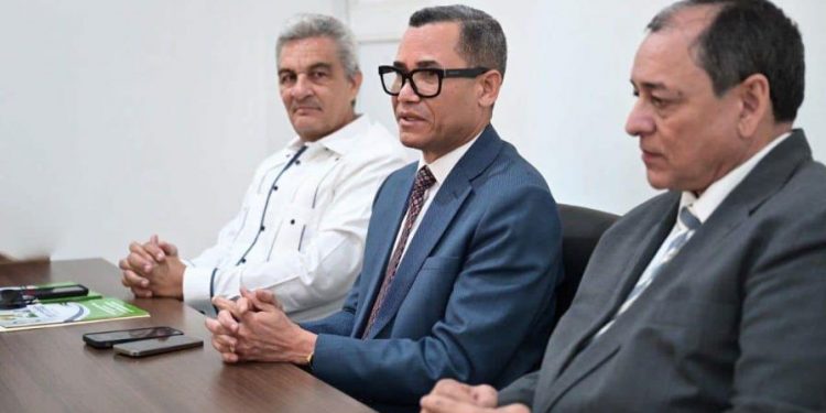 El Gobierno anunció un aumento salarial del 30 % para las trabajadoras del hogar