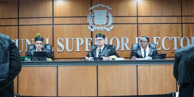 TSE pone pausa a planes del PLD de reconocer aspirantes presidenciales