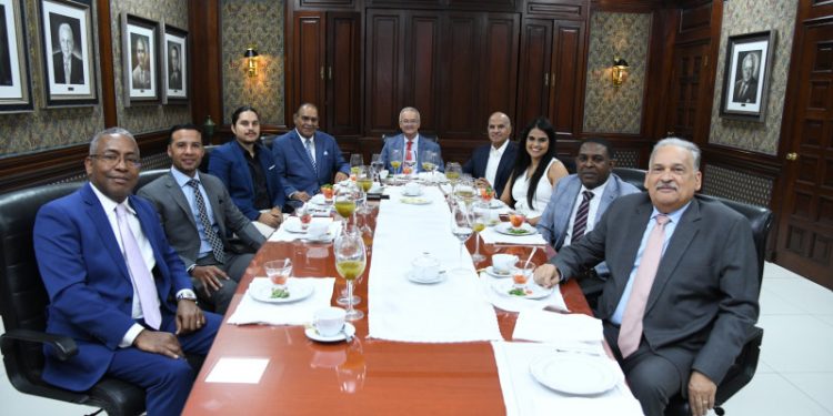 Comerciantes dominicanos reclaman “reglas claras” a negocios chinos