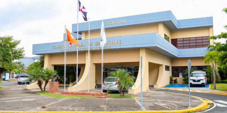 COE mantiene 10 provincias en alerta por posibles inundaciones y deslizamientos de tierra