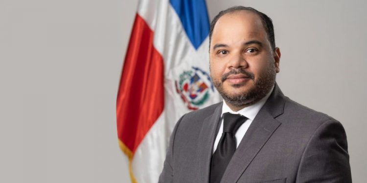 Defensor del Pueblo critica proyecto de ley sobre libertad de expresión por posibles riesgos a la democracia