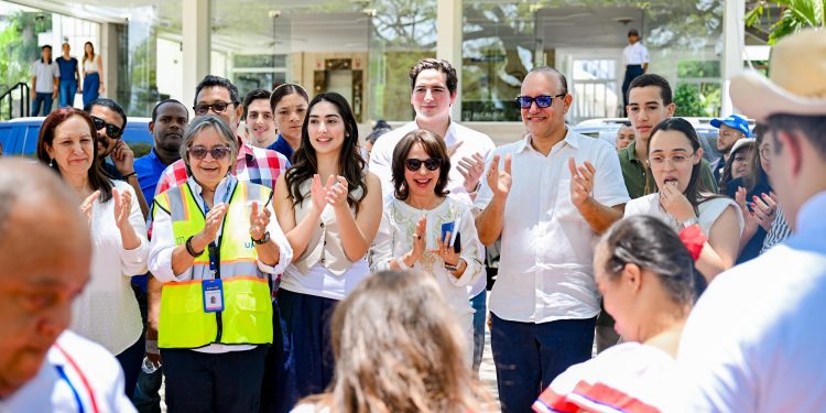 Alcaldía de Santiago realiza con éxito Tercera Feria de Adopción de Perros
