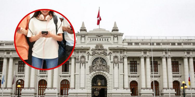 El Congreso de Perú aprueba una ley para restringir el uso de teléfonos en colegios