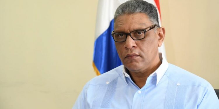 No ha existido persecución contra ilegales dominicanos en Nueva York, afirma cónsul Chu Vásquez