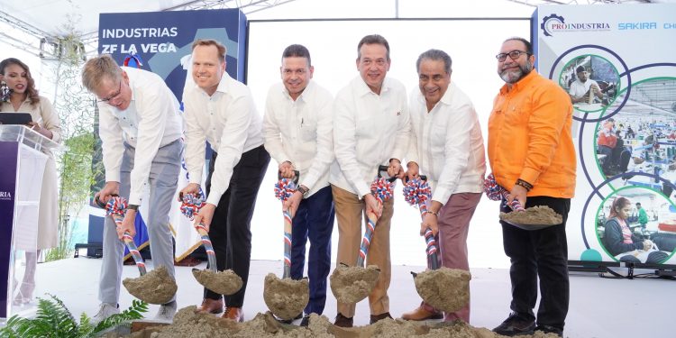Proindustria da primer palazo para construcción de nueva nave industrial en La Vega