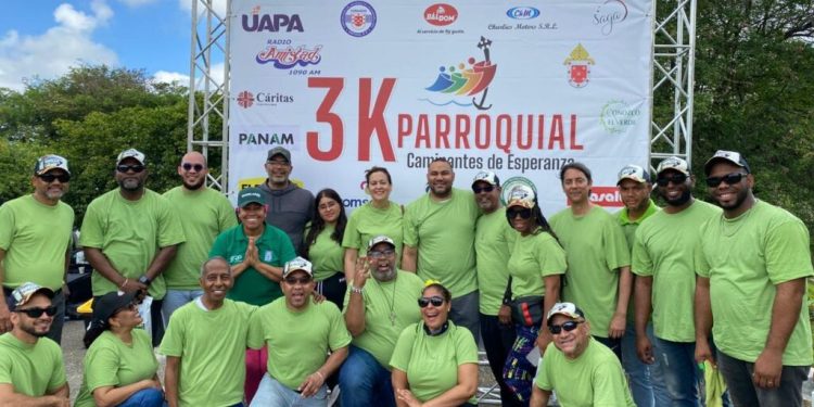 Arquidiocesis de Santiago realiza tercera versión de la caminata 3 K Parroquial en Jardín Botánico