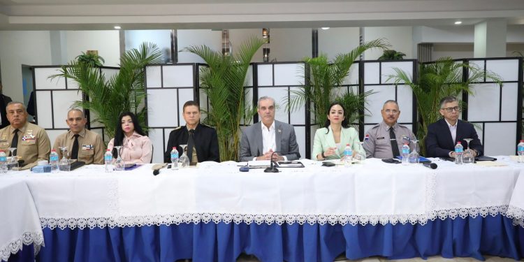 Presidente Abinader encabeza reunión de seguimiento al Plan de Seguridad Ciudadana