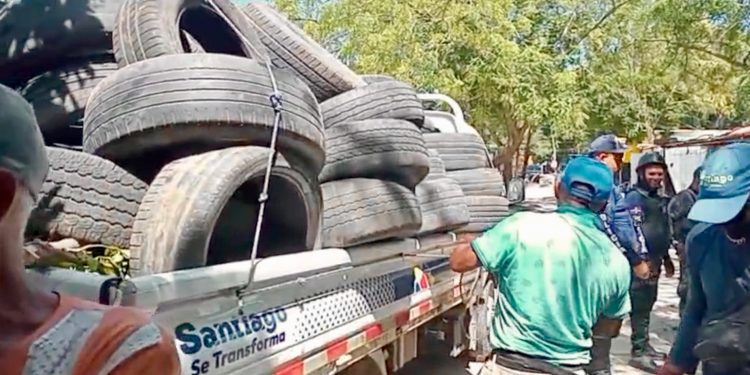 Alcaldía de Santiago retira más de 2,000 neumáticos abandonados e impide nuevas construcciones ilegales en Nueva York Chiquito