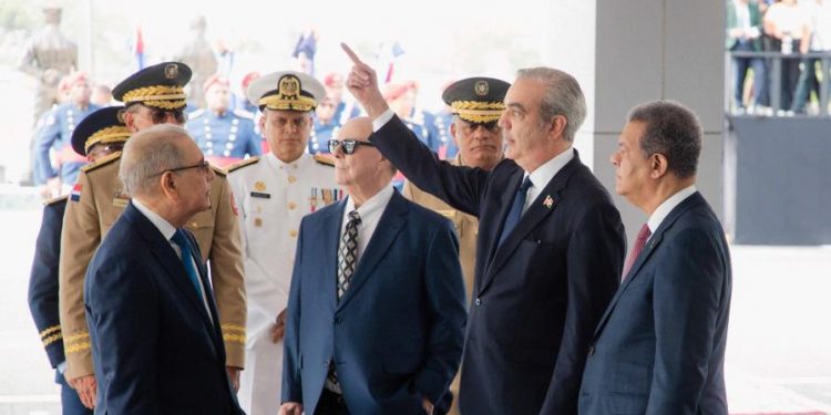 El Gobierno replanteará la política del Estado frente a la crisis haitiana, tras reunión histórica