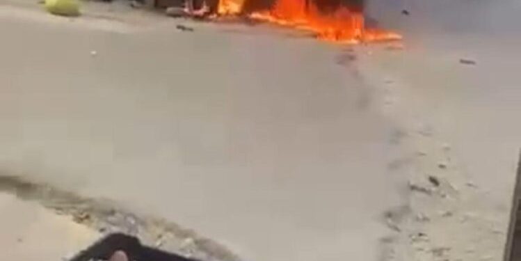 Varios heridos tras rociar gasolina a una mujer, supuestamente en Santiago