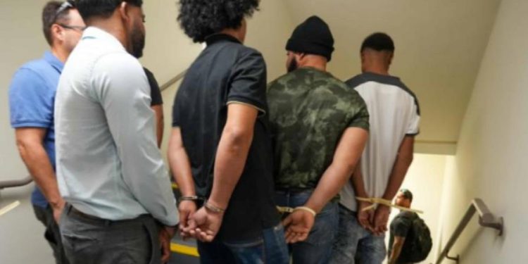 El ICE arresta a 53 dominicanos indocumentados en un hotel de San Juan, Puerto Rico