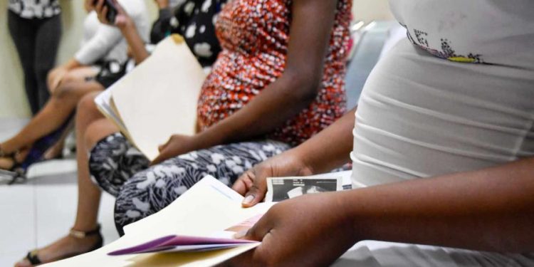 Mientras las dominicanas paren menos, las haitianas duplican los partos en los últimos 10 años en RD