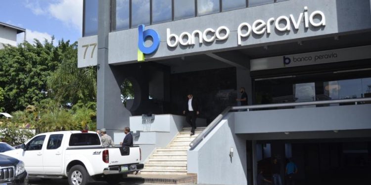 Ejecutan orden de captura contra condenados por fraude multimillonario en el Banco Peravia