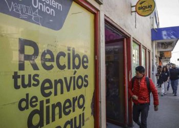 Los congresistas de EE. UU. aprueban plan fiscal de Trump con un 3.5 % de impuestos a las remesas