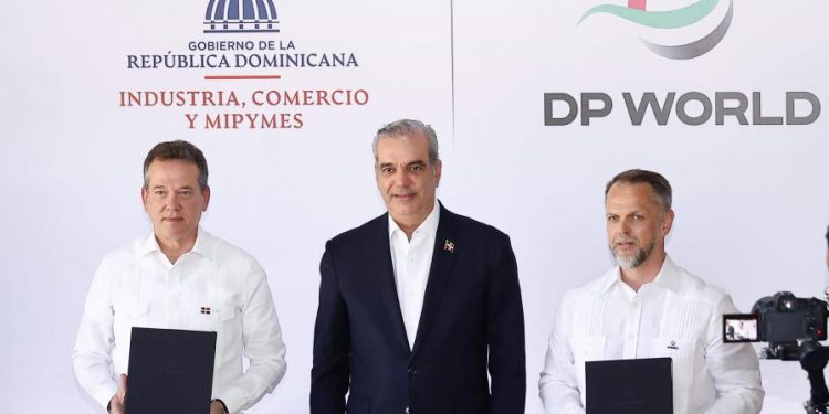 El Gobierno y DP World Dominicana firman un memorando para invertir US$760 millones