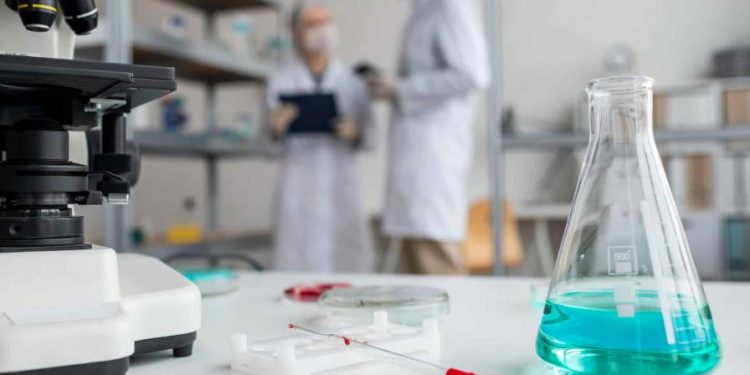 Estudio revela RD tarda hasta cinco años para incorporar terapias innovadoras de medicamentos