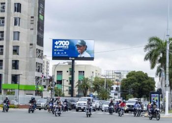 Vallas electrónicas orientan a ciudadanos sobre los cambios viales en Santo Domingo