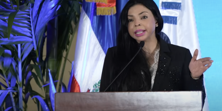 Yeni Berenice Reynoso exhorta al Congreso Nacional aprobar el nuevo Código Penal