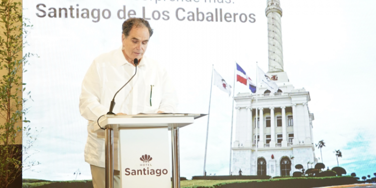 González Cuadra exhorta a la unidad para impulsar el crecimiento de Santiago