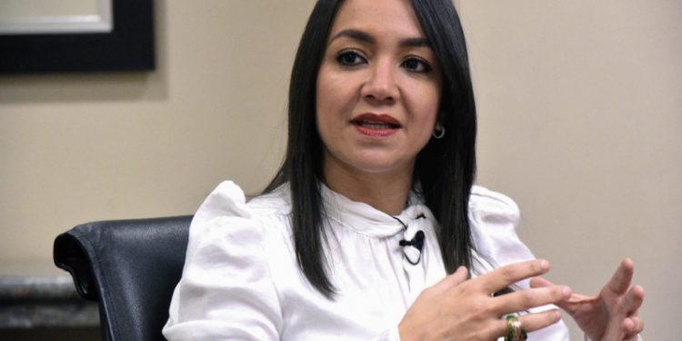 Faride emprende acción legal contra Martínez y la hija de La Tora por difamación e injuria